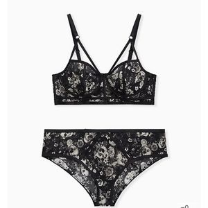 NWT Torrid Skull Bralette